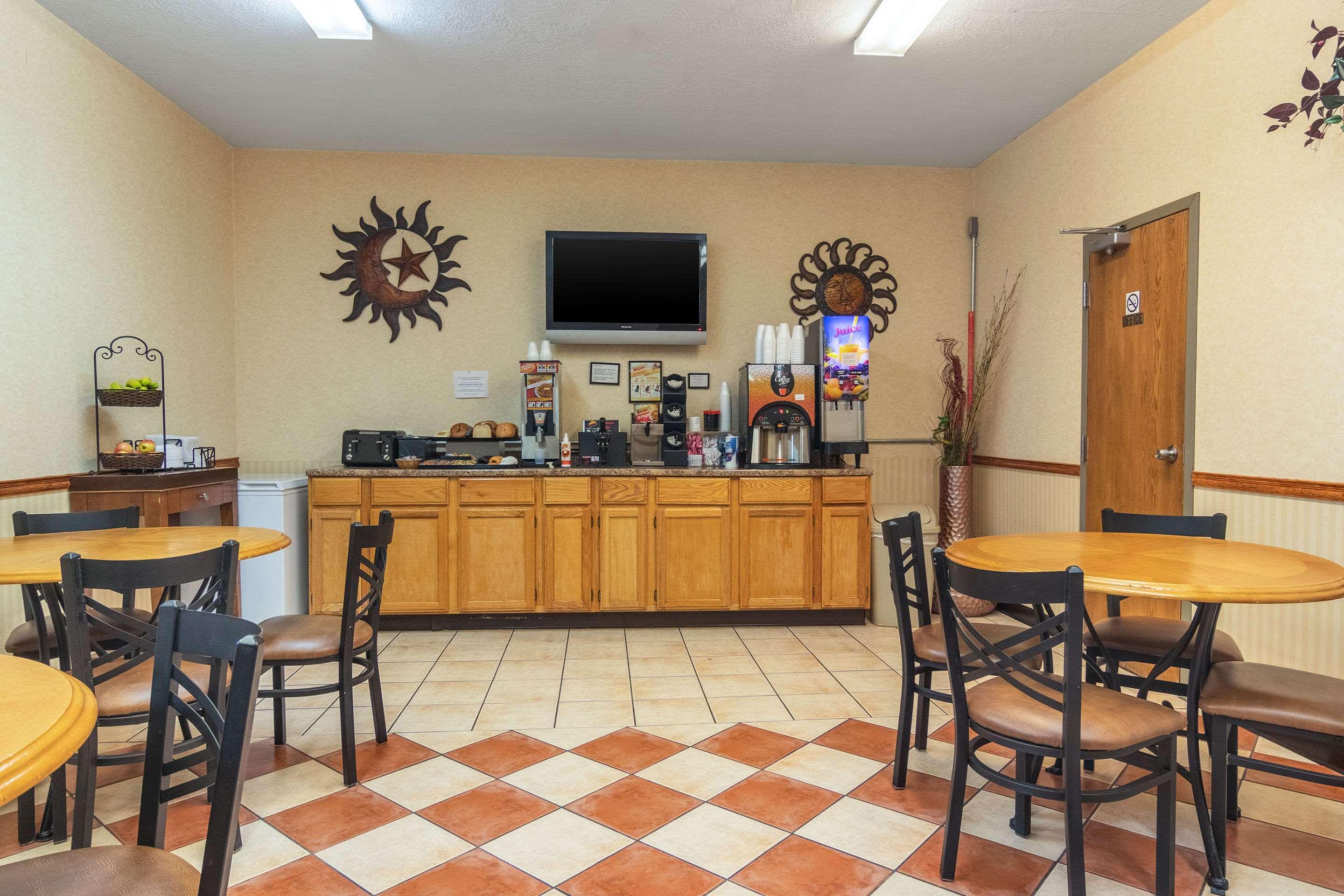 Econo Lodge Кент Екстериор снимка