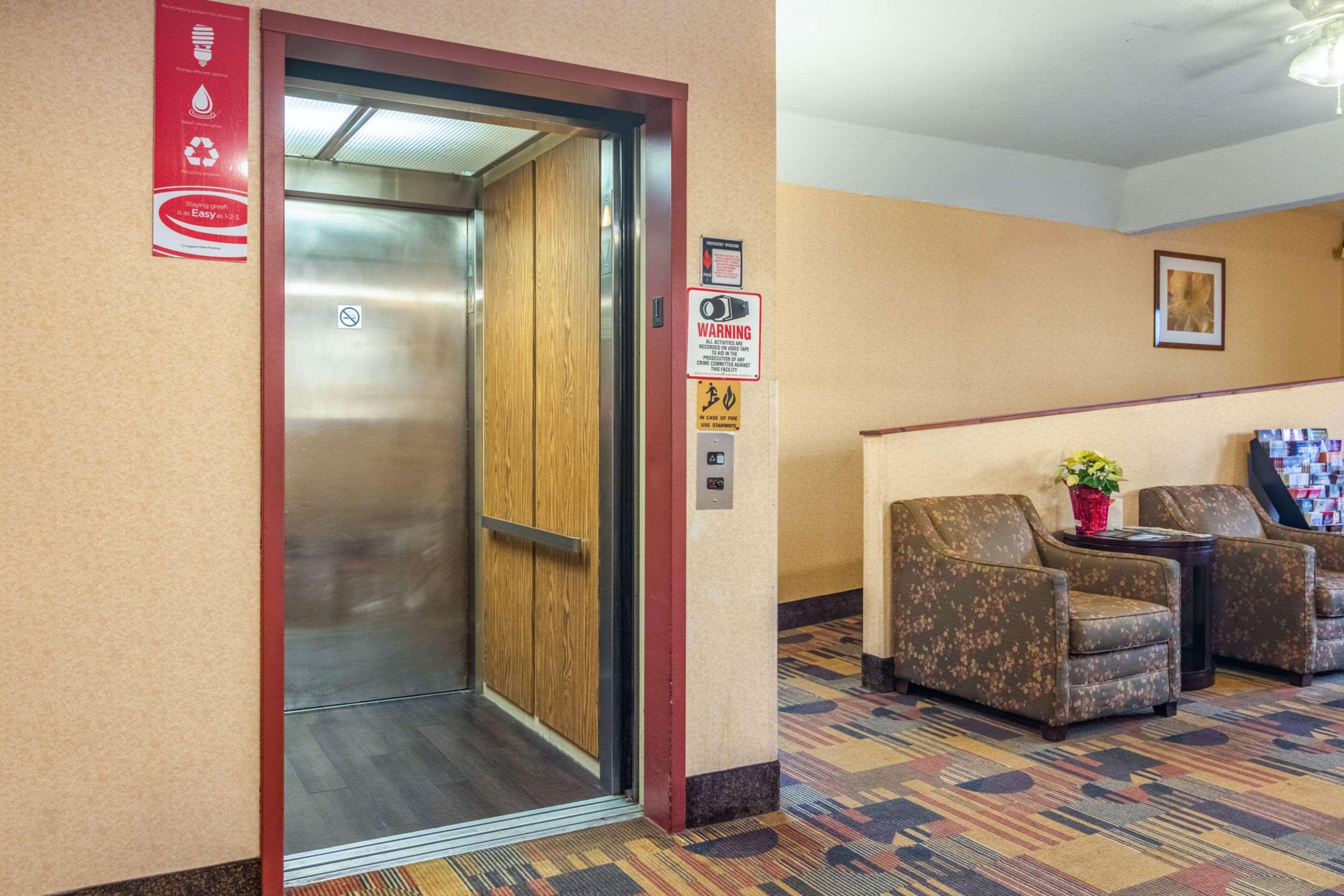 Econo Lodge Кент Екстериор снимка