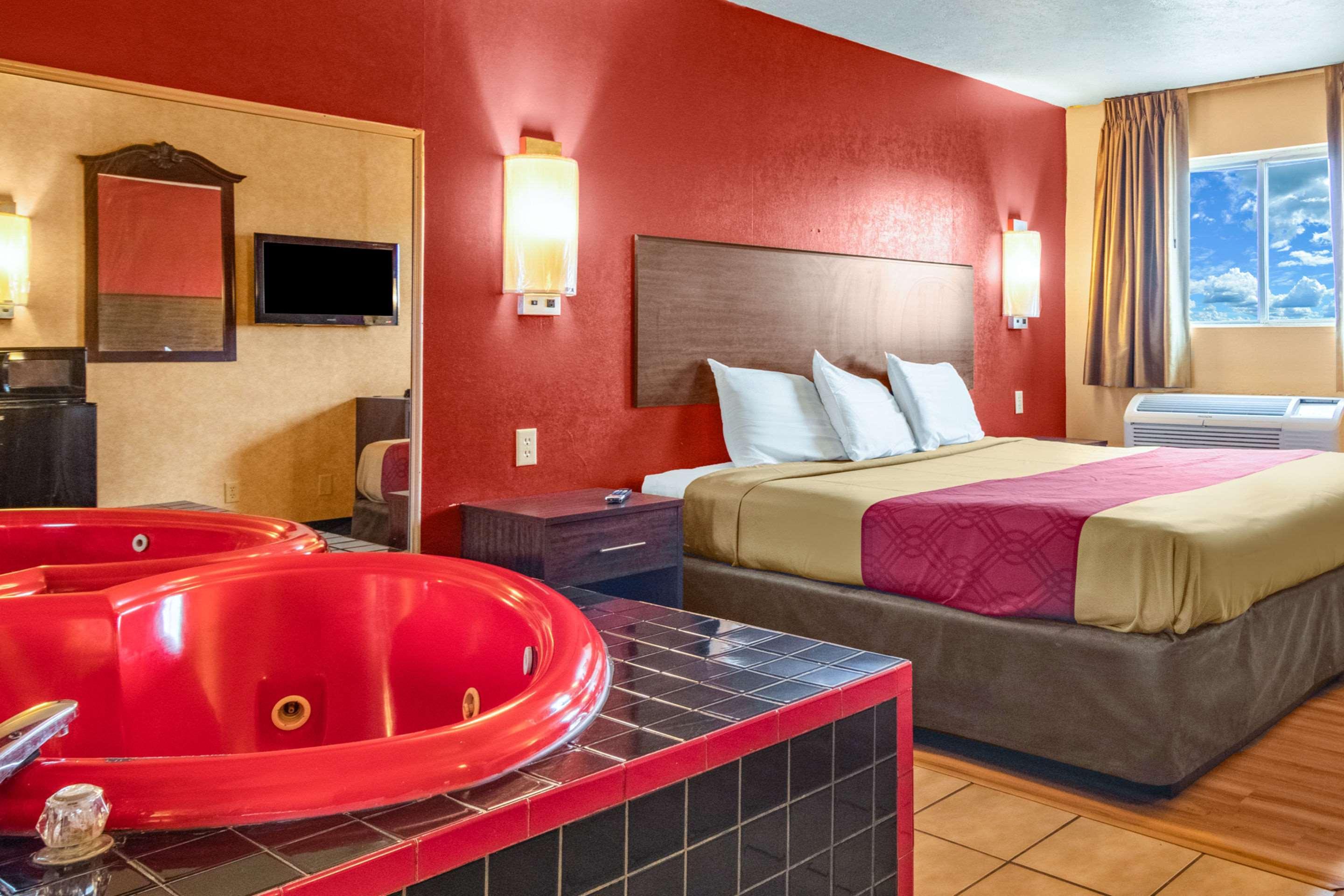 Econo Lodge Кент Екстериор снимка