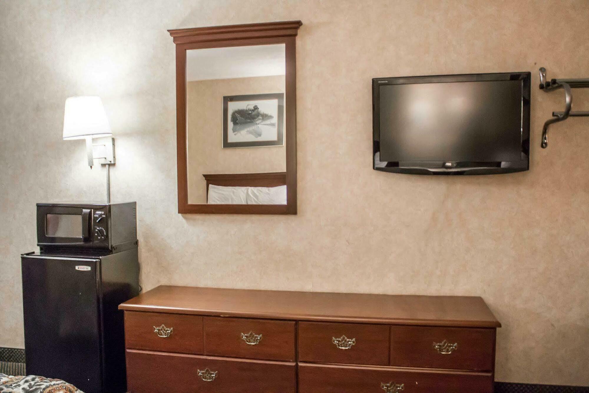 Econo Lodge Кент Екстериор снимка
